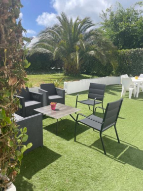 Location 6-8 personnes avec jardin 15 mn à pied du port